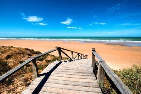 Zachodnia Hiszpania z drugiej strony Gibraltaru – Costa de la Luz i długie romantyczne plaże costa de la luz, costa de la luz wakacje, costa de la luz wczasy, costa de la luz wypoczynek, wakacje w costa de la luz, wczasy w costa de la luz, wypoczynek w costa de la luz, pogoda costa de la luz, pogoda hiszpania, pogoda w lipcu hiszpania, pogoda w sierpniu hiszpania, temperatury w hiszpanii, klimat w hiszpanii, klimat costa de la luz, wypoczynek dla rodzin hiszpania, wczasy dla rodzin hiszpania, wakacje dla rodzin hiszpania, wakacje dla rodzin last minute, wakacje dla rodzin all inclusive, wakacje dla rodzin zniżki dla dzieci, wakacje w hiszpanii dla rodzin, hiszpania costa de la luz, costa de la luz hiszpania, kiedy jechać do hiszpanii, kiedy wybrać się do hiszpanii, wczasy w hiszpanii, wakacje w hiszpanii, wypoczynek w hiszpanii, hiszpania z wylotem z niemiec, hiszpania z niemiec, hiszpania last minute, hiszpania all inclusive, hiszpania last minute all inclusive, hiszpania all inclusive last minute, tanie wakacje hiszpania, tanie wczasy hiszpania, tanie wycieczki hiszpania, tanie wakacje w hiszpanii, tanie wakacje dla rodzin, tanie wakacje dla rodzin z dziećmi, tanie wycieczki dla rodzin, tanie wycieczki dla rodzin z dziećmi, tanie wczasy dla rodzin, tanie wczasy dla rodzin z dziećmi, wakacje hiszpania last minute, wczasy hiszpania last minute, wycieczka hiszpania last minute, wakacje andaluzja last minute, wczasy andaluzja last minute, wycieczka andaluzja last minute, wakacje w andaluzji, wakacje w andaluzji hiszpania, wycieczka do andaluzji hiszpania, wycieczki do andaluzji hiszpania, wczasy w andaluzji hiszpania, wakacje andaluzja z niemiec, wakacje hiszpania z niemiec, wypoczynek andaluzja z niemiec, wypoczynek hiszpania z niemiec, wczasy andaluzja z niemiec, wczasy hiszpania z niemiec, atrakcje turystyczne hiszpania, atrakcje hiszpania, atrakcje turystyczne costa de la luz, atrakcje costa de la luz, ciekawe miejsca costa de la luz, najlepsze miejsce w costa de la luz, ciekawe miejsca w hiszpanii, najlepsze miejsca w hiszpanii, atrakcje w andaluzji, atrakcje turystyczne w andaluzji, atrakcje w andaluzji hiszpania, atrakcje turystyczne w andaluzji hiszpania, pogoda w andaluzji, pogoda andaluzja, pogoda w lipcu andaluzja, pogoda w sierpniu andaluzja, temperatury w lipcu, temperatury w sierpniu, temperatury w andaluzji, temperatury w hiszpanii, pogoda w hiszpanii, hiszpania pogoda, hiszpania temperatury, plaże w costa de la luz, plaże costa de la luz, plaże w hiszpanii, plaże hiszpania, najpiękniejsze plaże w hiszpanii, najpiękniejsze plaże w costa de la luz, najpiękniejsze plaże hiszpania, najpiękniejsze plaże costa de la luz, ile kosztuje wycieczka w hiszpanii, ile kosztują wakacje w hiszpanii, ile kosztuje wypoczynek w hiszpanii, kiedy na wakacje do hiszpanii, kiedy na wczasy w hiszpanii, południowe wybrzeże hiszpanii, południowa część hiszpanii, południowa hiszpania andaluzja